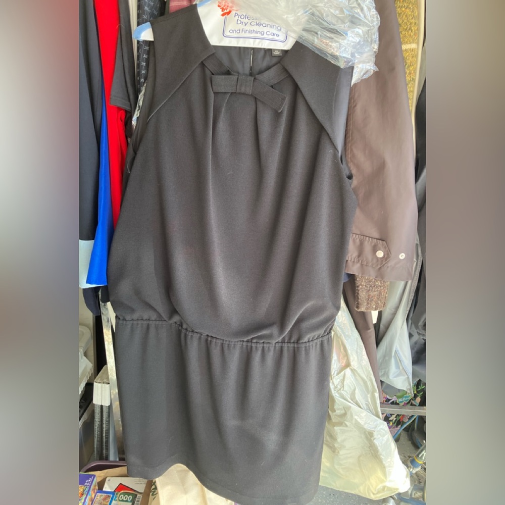 Very cute Ann Taylor little black dress